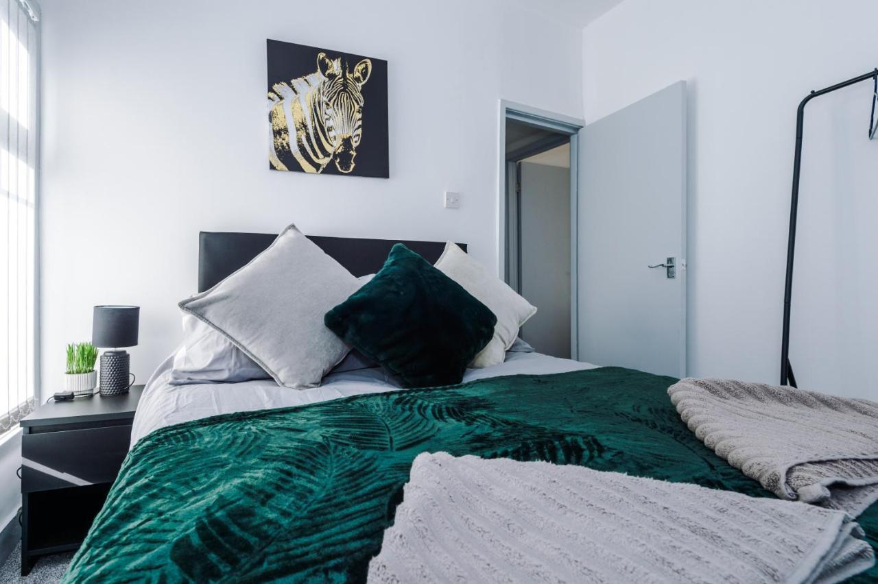 Snug Anfield House, Entire With Free Wifi & Netflix Holiday home Liverpool