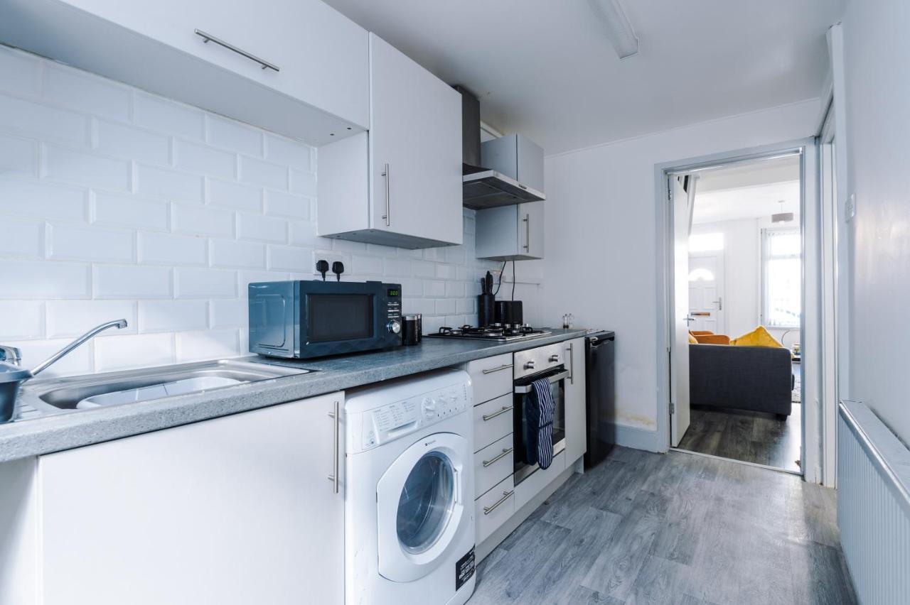Snug Anfield House, Entire With Free Wifi & Netflix Holiday home Liverpool