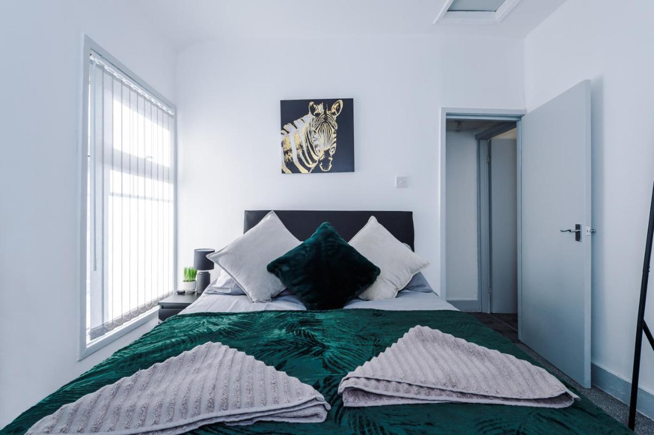 Holiday home Snug Anfield House, Entire With Free Wifi & Netflix Liverpool